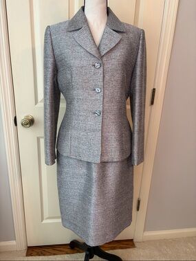 Le Suit Petite Shimmery Gray 3 Button Jacket and Skirt Suit Set Size 6P Like New